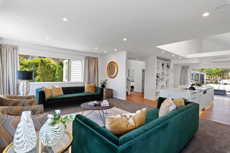 Photo of property in 75a Stanley Point Road, Stanley Point, Auckland, 0624