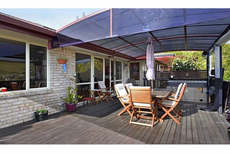 Photo of property in 14 Wiltshire Place, Stoke, Nelson, 7011