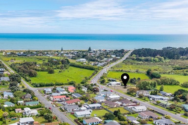 Photo of property in 86 Rangiuru Road, Otaki Beach, Otaki, 5512