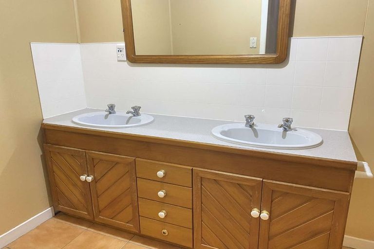 Photo of property in 89c Poplar Grove, Whalers Gate, New Plymouth, 4310