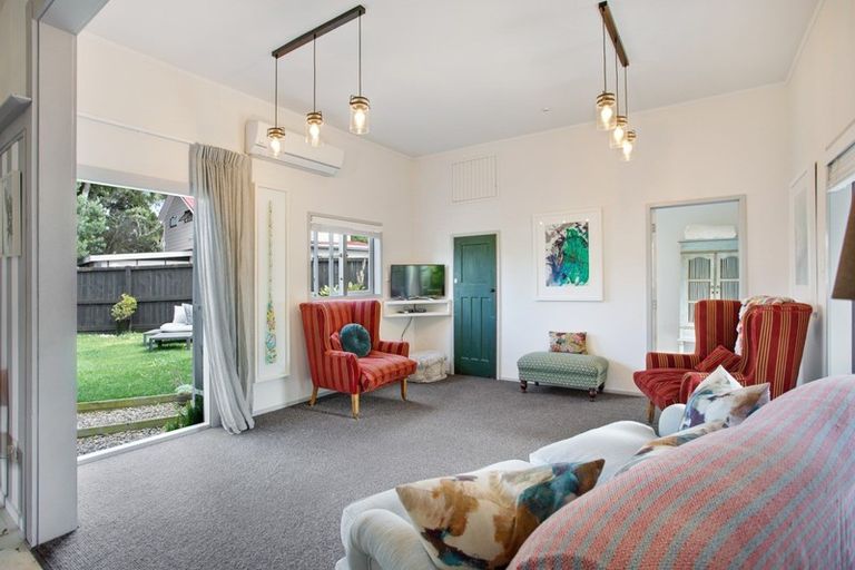 Photo of property in 6 Beresford Street, Russell, 0202