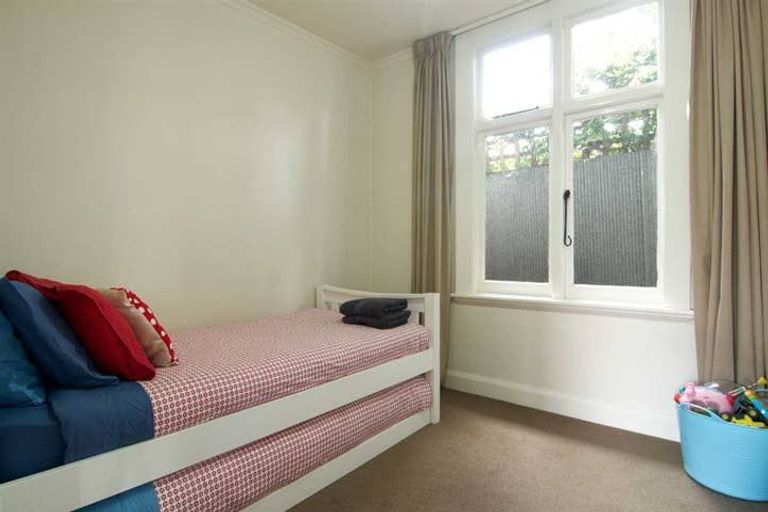 Photo of property in 11 Woodville Street, Edgeware, Christchurch, 8013