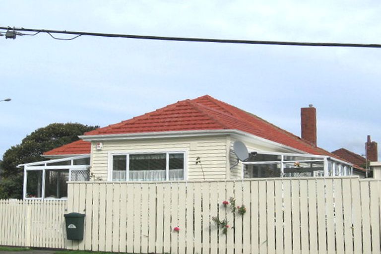 Photo of property in 64 Athlone Crescent, Avalon, Lower Hutt, 5011