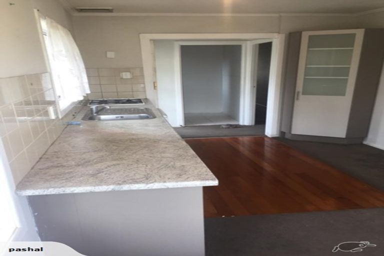 Photo of property in 79 Roberts Road, Te Atatu South, Auckland, 0610