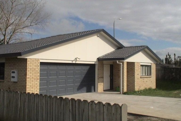 Photo of property in 1 Glenveagh Park Drive, Manurewa, Auckland, 2102