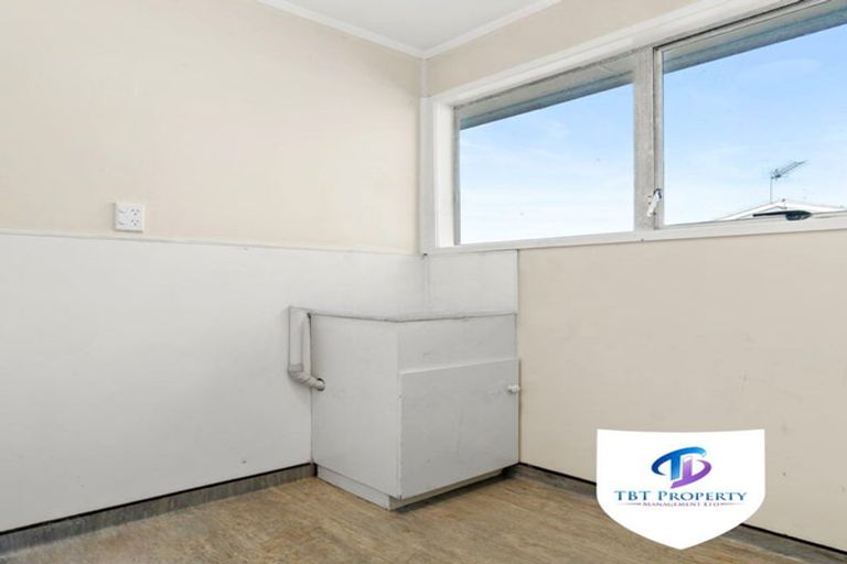 Photo of property in 400 Roscommon Road, Clendon Park, Auckland, 2103