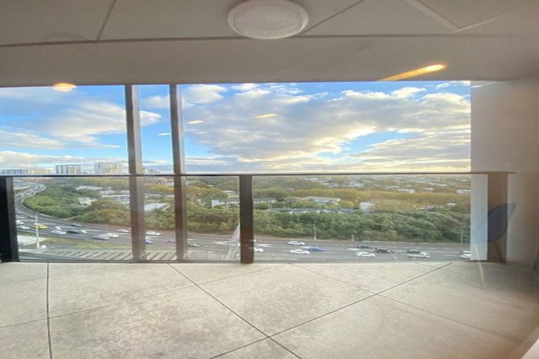 Photo of property in 365a Don Buck Road, Massey, Auckland, 0614