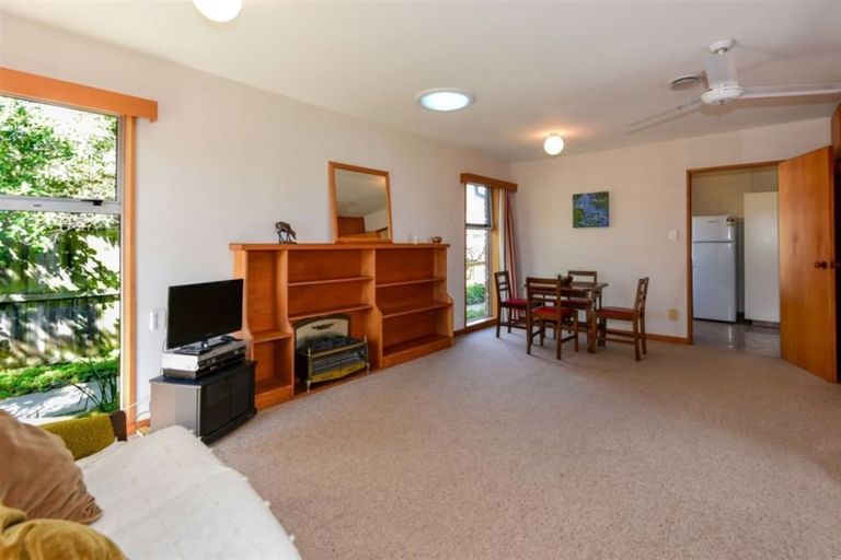 Photo of property in 1/121 Wilsons Road, Saint Martins, Christchurch, 8022