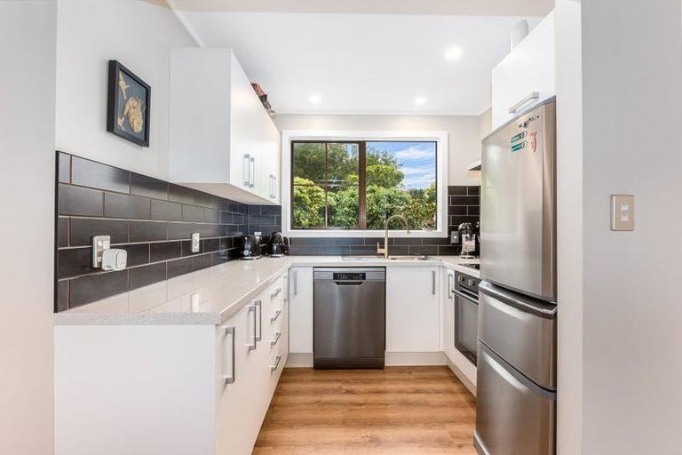 Photo of property in 1 Underwood Way, Churton Park, Wellington, 6037