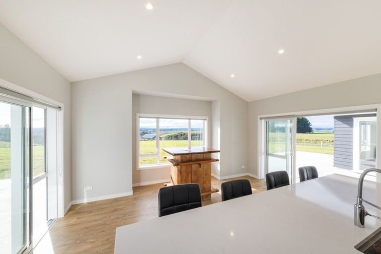 Photo of property in 83 View Road, Halcombe, Feilding, 4779