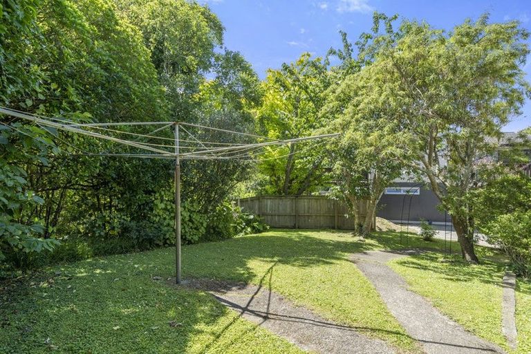 Photo of property in 27 Solander Place, Whitby, Porirua, 5024