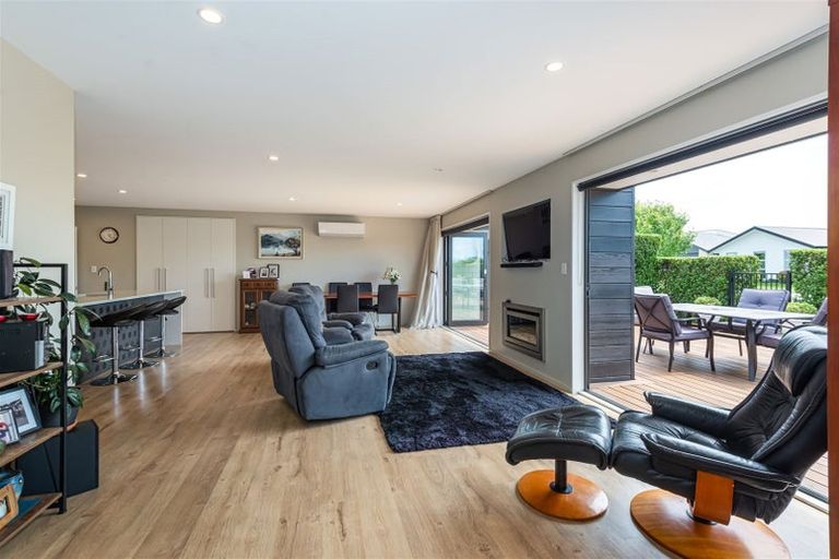 Photo of property in 26 Watkins Drive, Rangiora, 7400