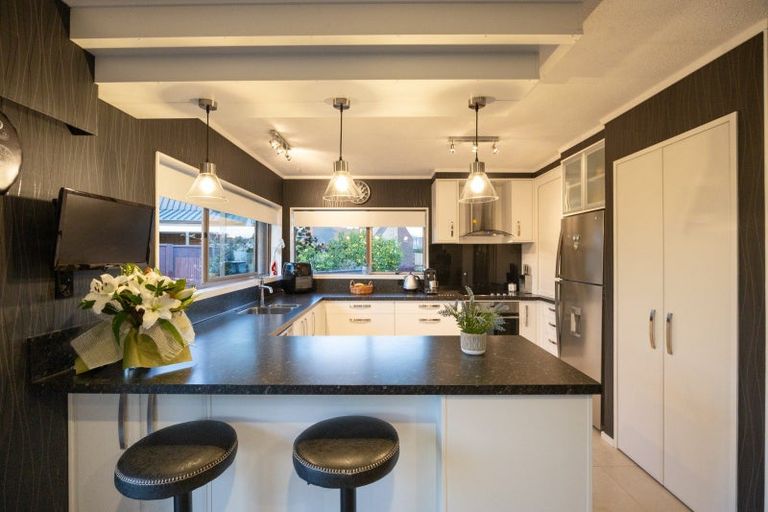 Photo of property in 12 Caulfield Place, Awapuni, Palmerston North, 4412