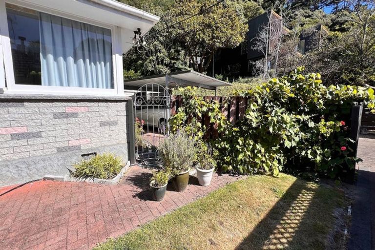 Photo of property in 2/26 Tawa Street, Eastbourne, Lower Hutt, 5013