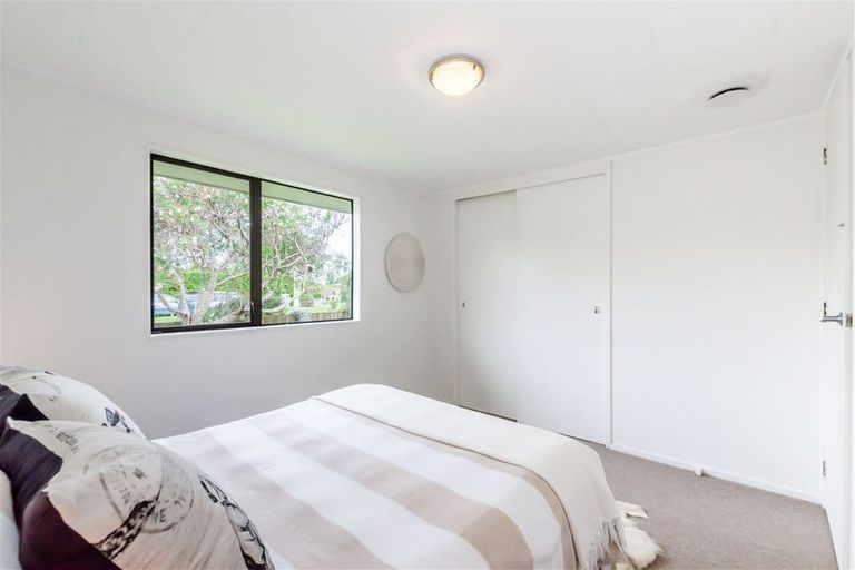 Photo of property in 39 Waimea Road, Waikanae Beach, Waikanae, 5036