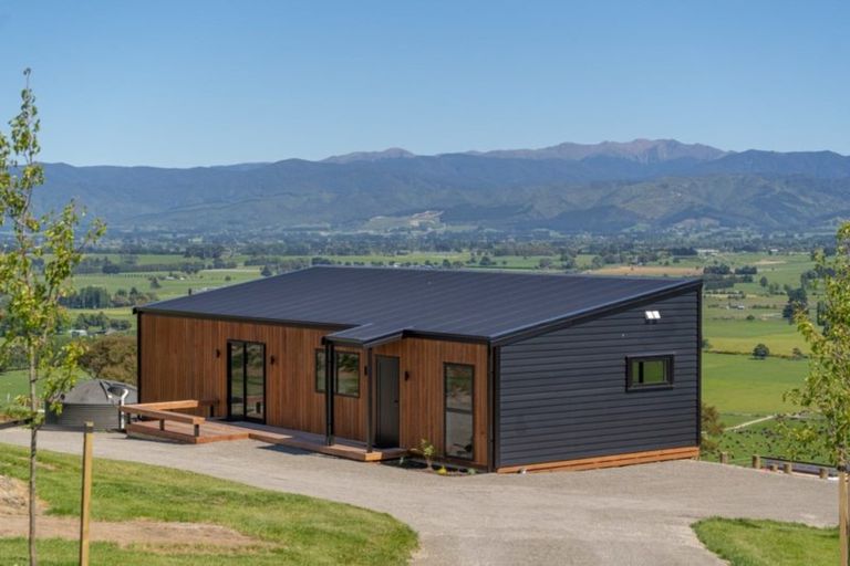 Photo of property in 4 Airstrip Ridge Road, Parkvale, Carterton, 5792