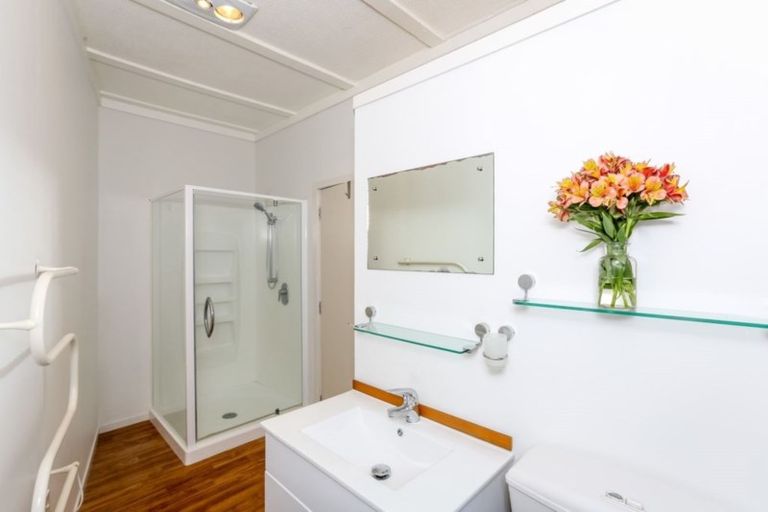 Photo of property in 421 Mangorei Road, Highlands Park, New Plymouth, 4312