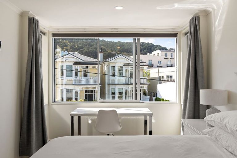 Photo of property in 2/15 Roxburgh Street, Mount Victoria, Wellington, 6011