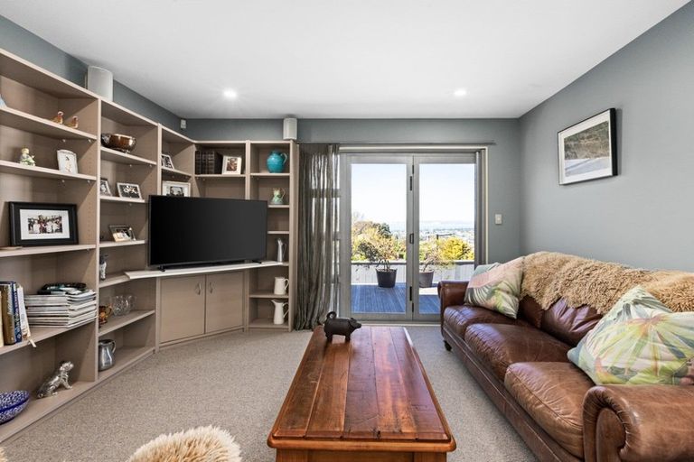 Photo of property in 43 Guys Hill Road, Hospital Hill, Napier, 4110