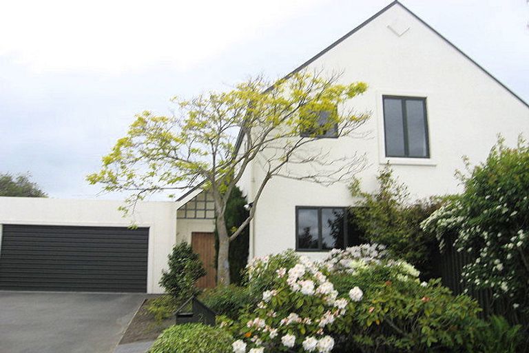 Photo of property in 21 Farnswood Place, Redwood, Christchurch, 8051