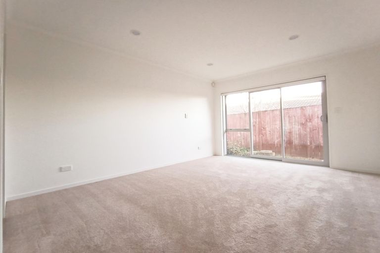 Photo of property in 9 Cornelian Crescent, Half Moon Bay, Auckland, 2012