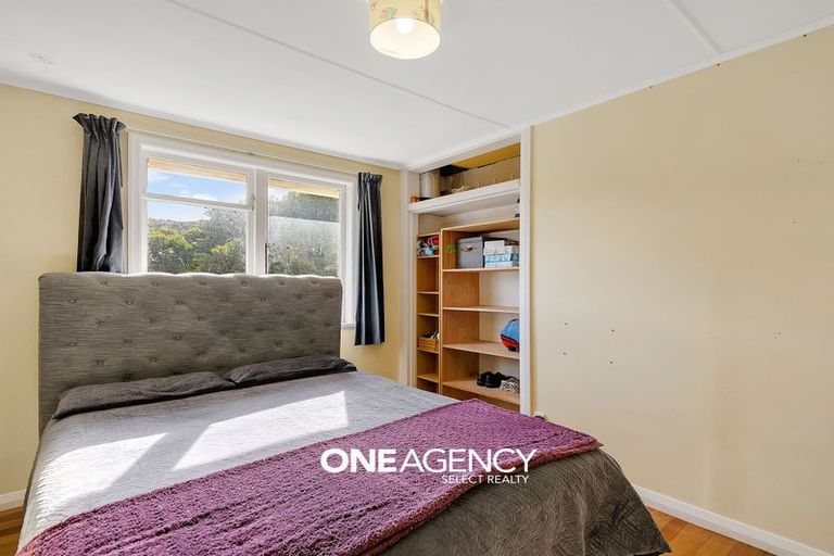 Photo of property in 32 Champion Street, Ranui, Porirua, 5024