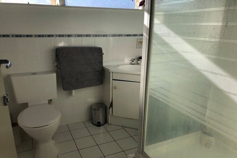 Photo of property in 20 Dallinghoe Crescent, Milford, Auckland, 0620