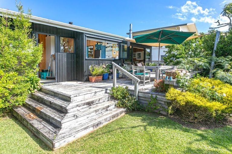Photo of property in 64 Manaia Road, Tairua, 3508