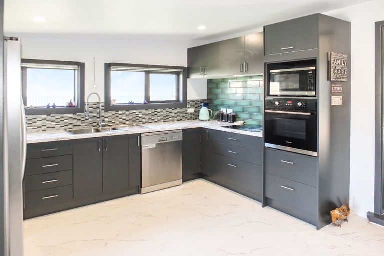 Photo of property in 55 Koputara Road, Himatangi Beach, Foxton, 4891