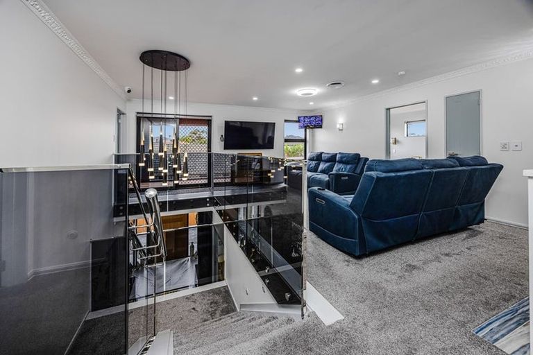 Photo of property in 29a Plumley Crescent, Mangere, Auckland, 2022