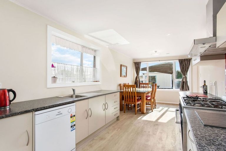 Photo of property in 39 Sandown Crescent, Aranui, Christchurch, 8061