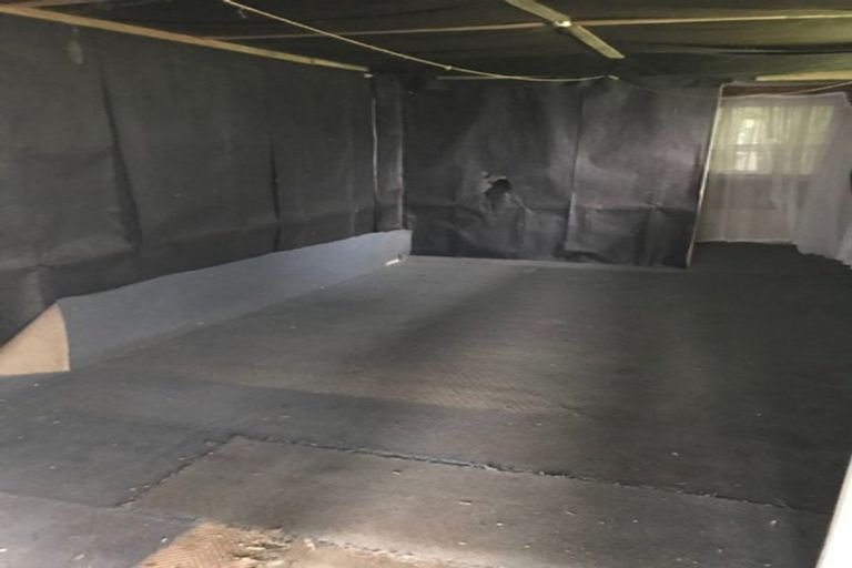 Photo of property in 15 Roseburn Place, Pakuranga, Auckland, 2010