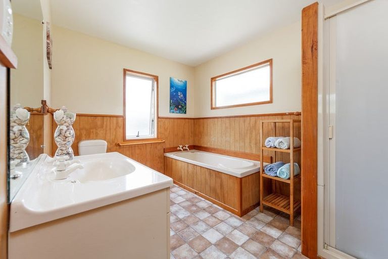 Photo of property in 73 Waiteitei Road, Wellsford, 0974