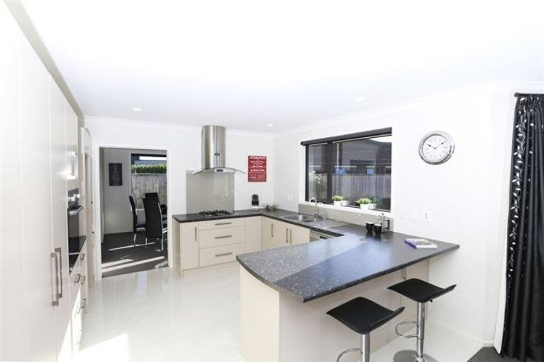 Photo of property in 12 Satchmo Place, Rototuna North, Hamilton, 3210