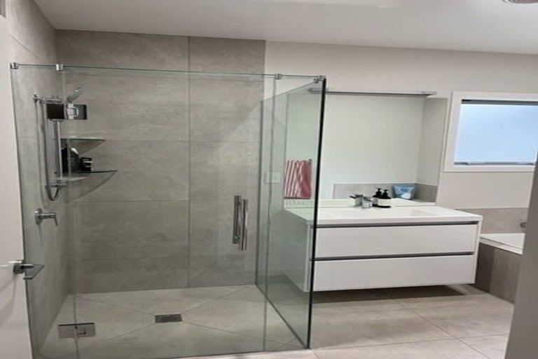 Photo of property in 8 Rangataiki Place, Te Awa, Napier, 4110