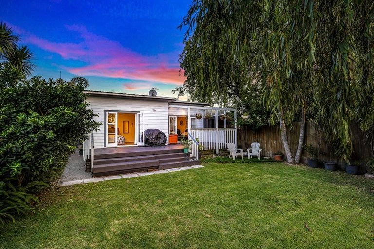 Photo of property in 308 Royal Road, Massey, Auckland, 0614