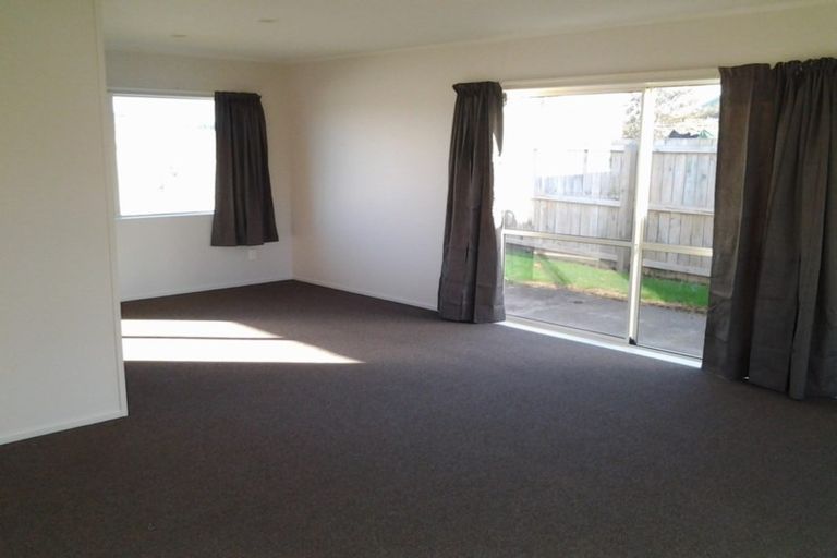 Photo of property in 15 Hocken Place, Mangere Bridge, Auckland, 2022