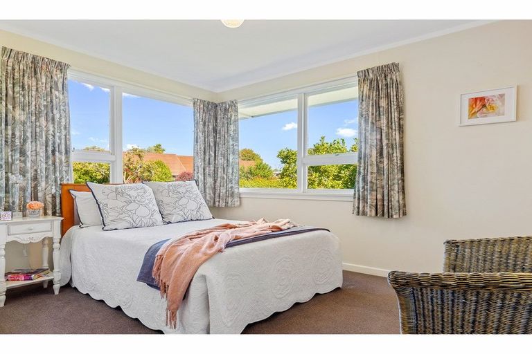 Photo of property in 3 Ostend Place, Avonhead, Christchurch, 8042