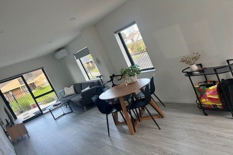 Photo of property in 1/40 Mark Edward Drive, Half Moon Bay, Auckland, 2012