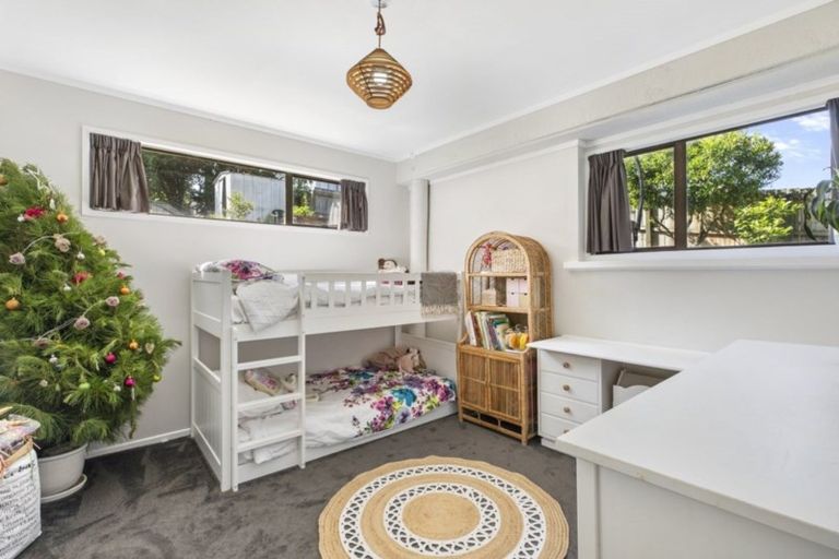 Photo of property in 54 Everglade Drive, Goodwood Heights, Auckland, 2105