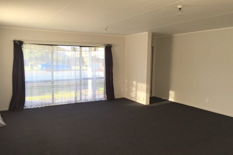 Photo of property in 84 Maplesden Drive, Clendon Park, Auckland, 2103