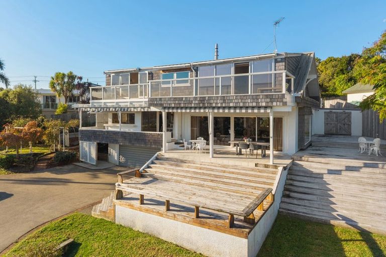 Photo of property in 819 Whangaparaoa Road, Manly, Whangaparaoa, 0930