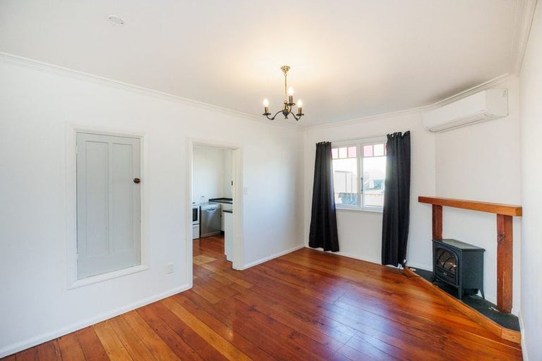 Photo of property in 23 Ross Street, Marton, 4710