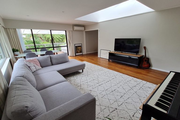 Photo of property in 56 Pokohiwi Road, Normandale, Lower Hutt, 5010