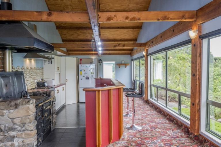 Photo of property in 14 Makahika Road, Levin, 5571