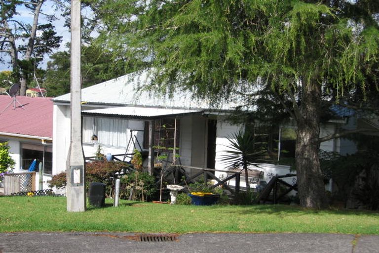 Photo of property in 14 Talavera Place, Te Atatu South, Auckland, 0602