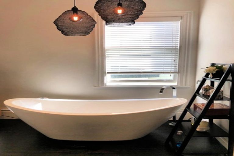 Photo of property in 15 Park Street, Thorndon, Wellington, 6011