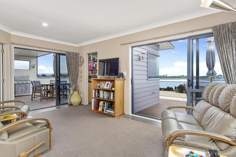 Photo of property in 36 Downing Place, Welcome Bay, Tauranga, 3112