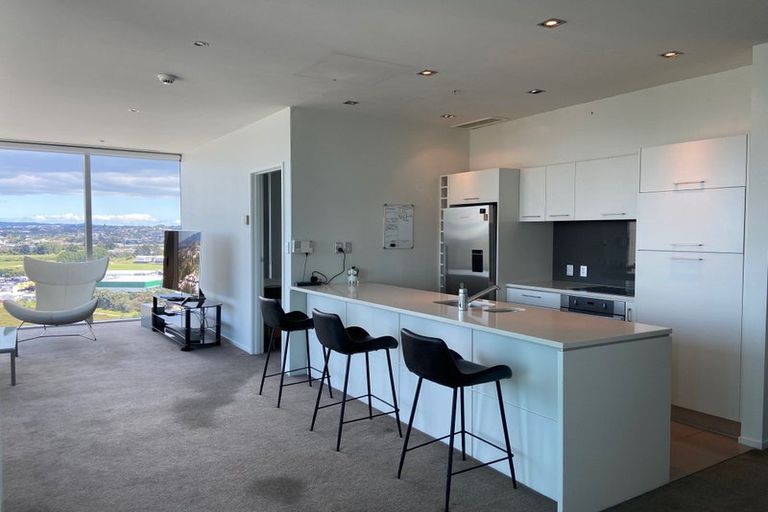 Photo of property in Sentinel Apartments, 1603/3 Northcroft Street, Takapuna, Auckland, 0622