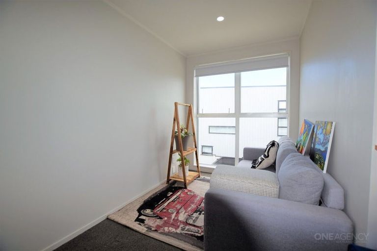 Photo of property in 25 Lili Chen Way, Mangere Bridge, Auckland, 2022